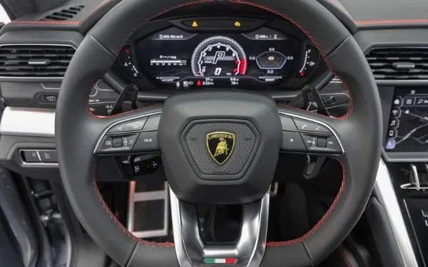 兰博基尼suv内饰全景图,兰博基尼suv汽车之家