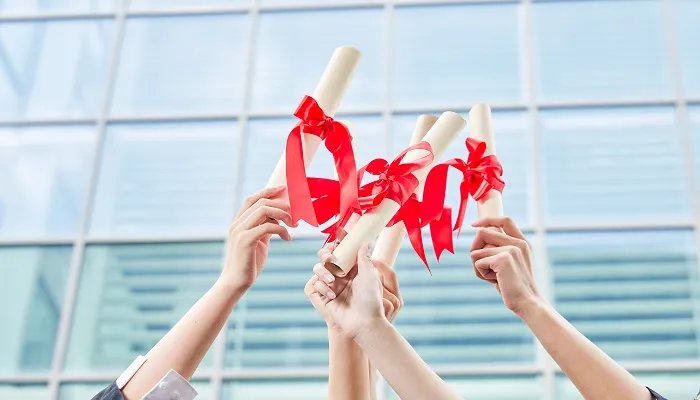 应届毕业生是什么意思 应届毕业生的意思