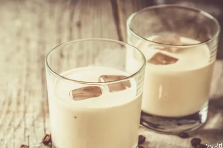 咖啡利口酒怎么调 咖啡利口酒可以调什么鸡尾酒