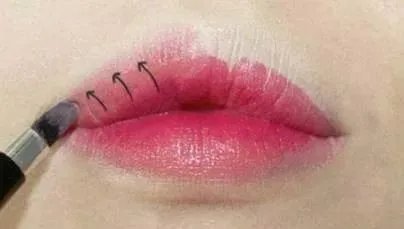 唇妆怎么画？三种基础唇妆简单易学