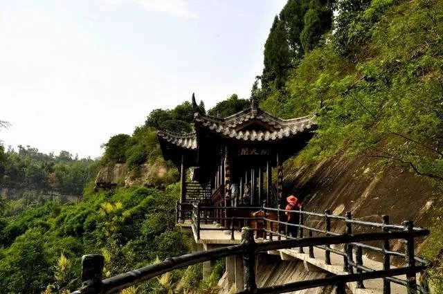 青龙大瀑布有什么景点?