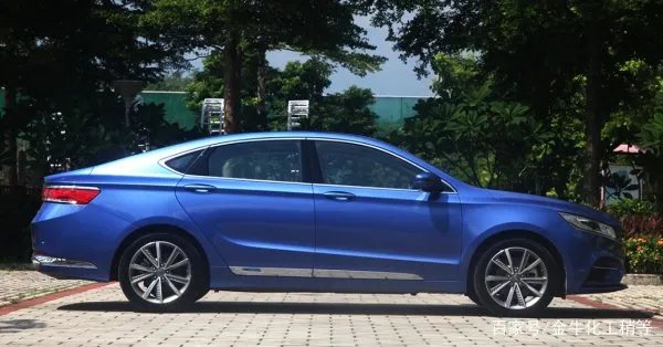 吉利博瑞这款车适合多大年纪的人开？年轻人会选择购入吗？