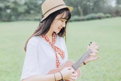 迪丽热巴玩宝宝滤镜可爱甜美，有个爱卖萌女朋友什么感受？