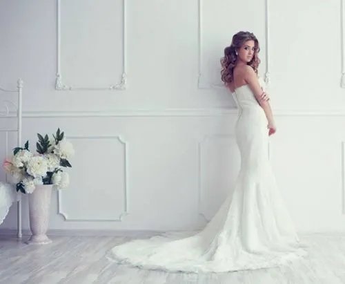 梦见自己穿婚纱什么意思 梦见穿婚纱解析