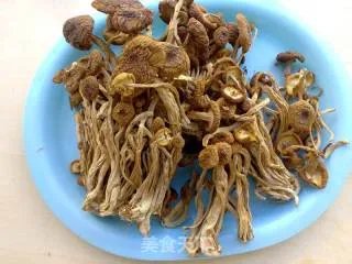 茶树菇鸡汤