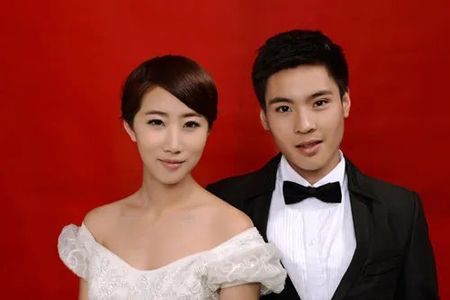 结婚证图片制作有什么标准 结婚证图片怎么拍好看