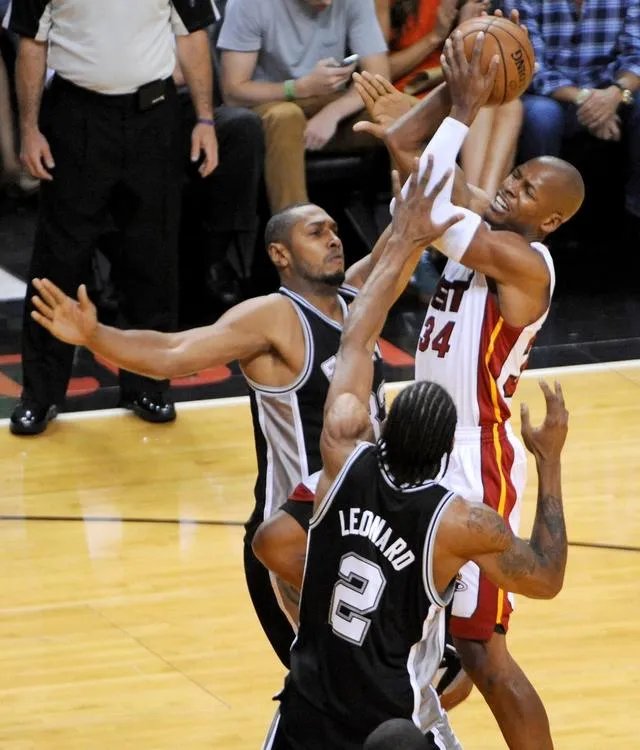 雷阿伦在哪个球队退役