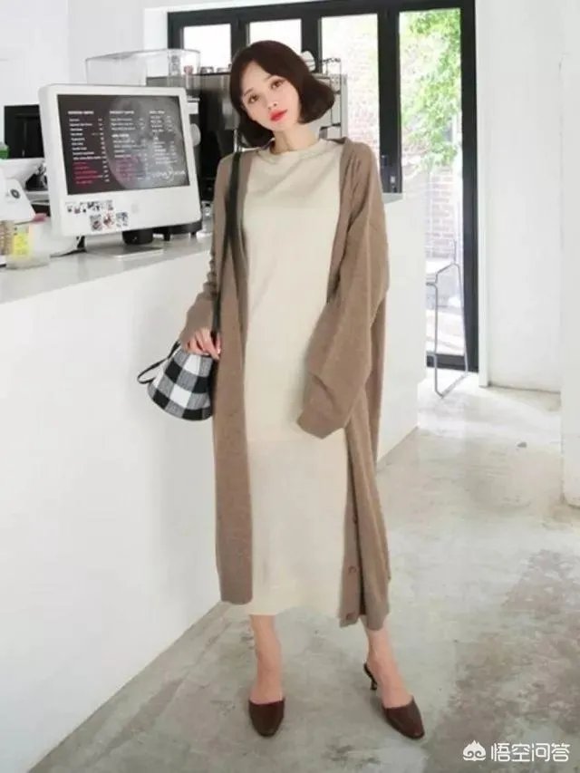 今年秋季比较流行什么样的外套呢？