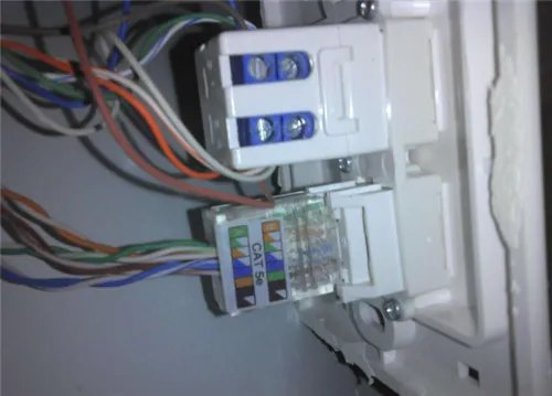 公牛网线插座怎么接