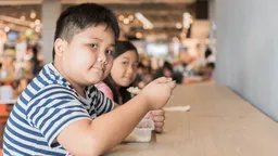 生了小孩之后胸部严重缩水吃什么可好