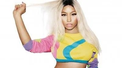 妮琪米娜的身材是健身出来的还是整的呢?