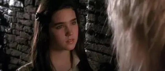 詹妮弗康纳利大尺度剧照:她滚过的床单比你洗过的都多