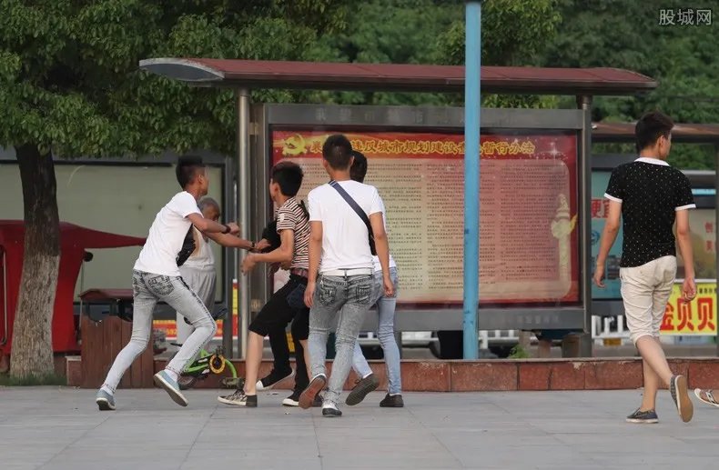 打架成本清单获赞 打架都成了一笔价格不菲的开销