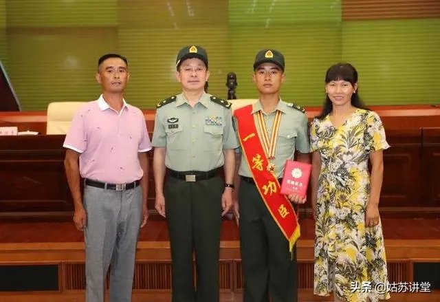 江西小伙95后王亮2分钟勇救4人,立了一等功为什么还被喷?