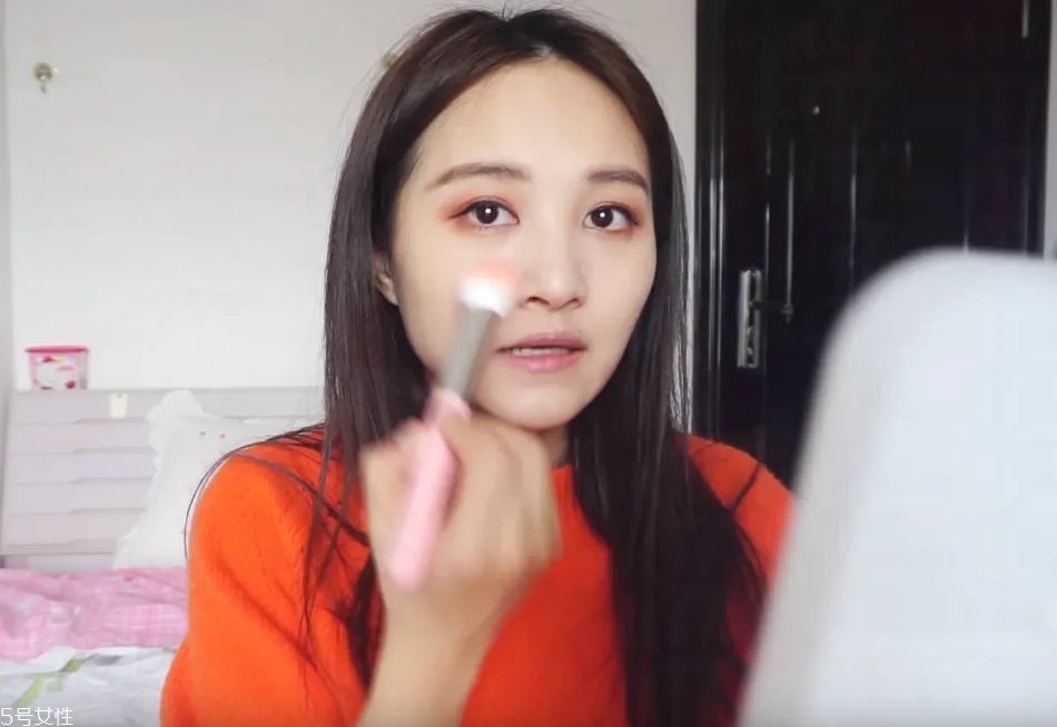 眼镜妆容怎么画图解教程