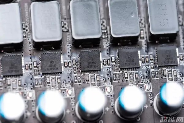 HIS RX 5700 XT军团超频版显卡评测:风格前卫重磅回归