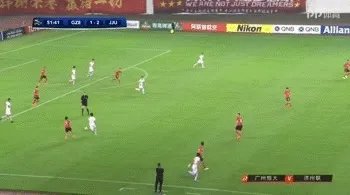 恒大38岁老将郑智送出世界级妙传，就连央视解说也被征服感叹！你怎么看？