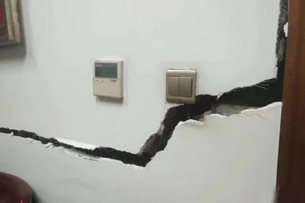 阿坝州为什么老是地震