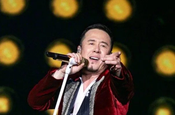 杨坤十大经典歌曲排行榜:《无所谓》上榜,第一无人能及