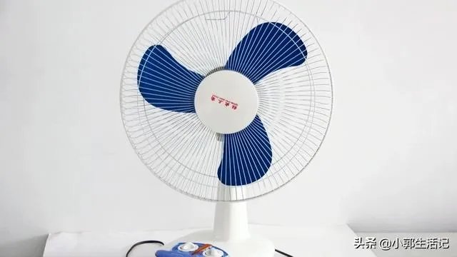 什么方法让风扇叶子不沾尘？