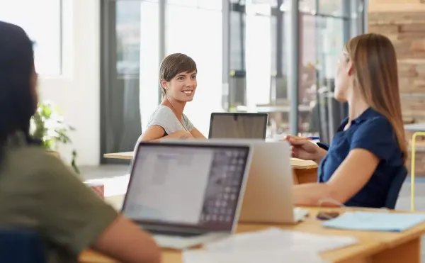 超六成专科生月薪低于5000元，为何还不如工地搬砖？