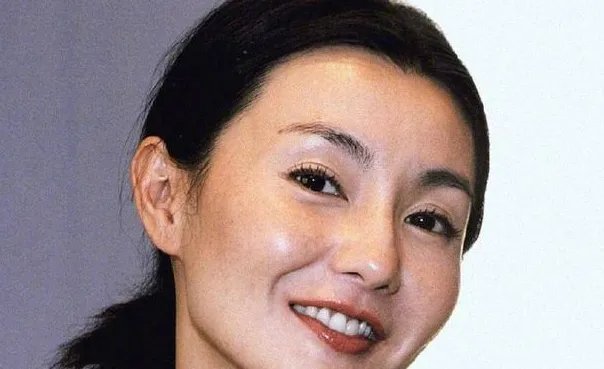 找好几个小男友，还被曝谈“忘年恋”，不足一年反被“抛弃”54岁张曼玉放飞自我？