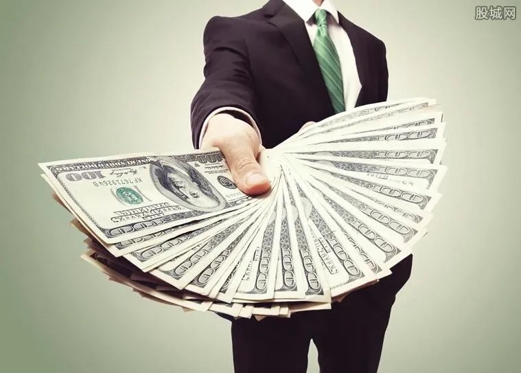 年轻人月薪多少才有安全感 月入一万才能安心生活