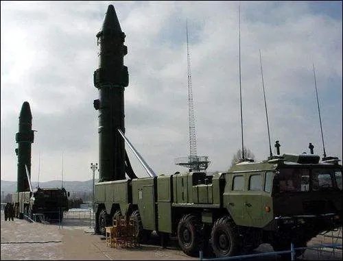 什么是弹道导弹？