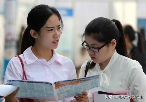 母亲用身体缓解儿子高考压力