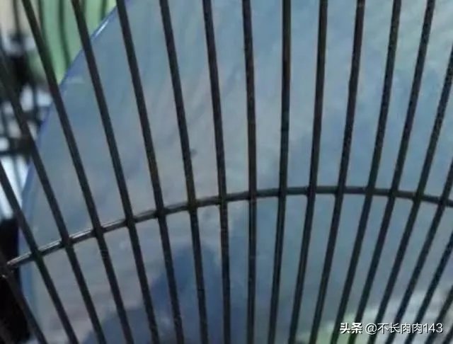 什么方法让风扇叶子不沾尘？