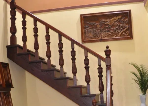 楼梯扶手的一般高度是多少？