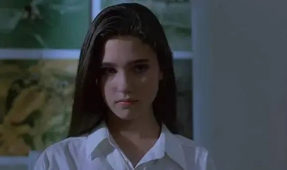 詹妮弗康纳利大尺度剧照:她滚过的床单比你洗过的都多