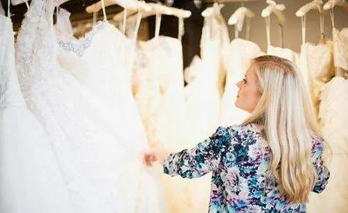 梦见自己穿婚纱什么意思 梦见穿婚纱解析