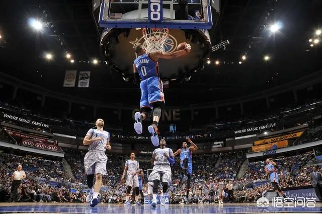 威少对阵热火狂摘18个篮板,如何看待他为了场均三双刷数据的行为?