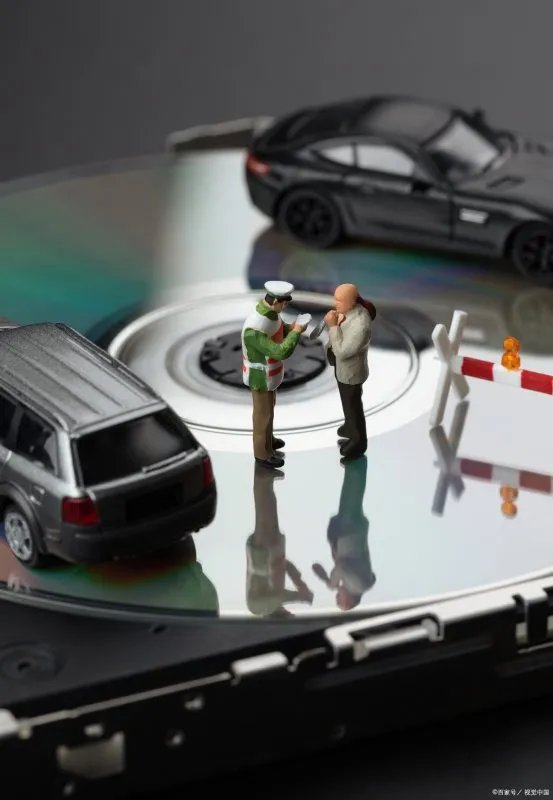 玛莎拉蒂醉酒女，从空姐升为银行高管，高履历的她为何在醉驾这件事翻了车？