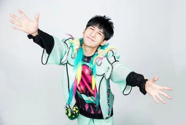 如何评价大张伟的新歌《我怎么这么好看》