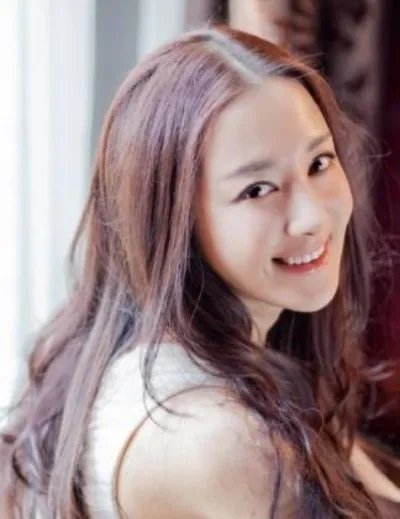 李依晓图片个人资料:李依晓结婚了吗