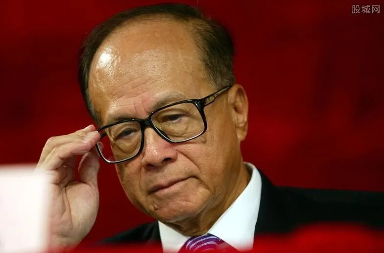 李嘉诚到底有多少钱？ 揭李嘉诚家族总资产