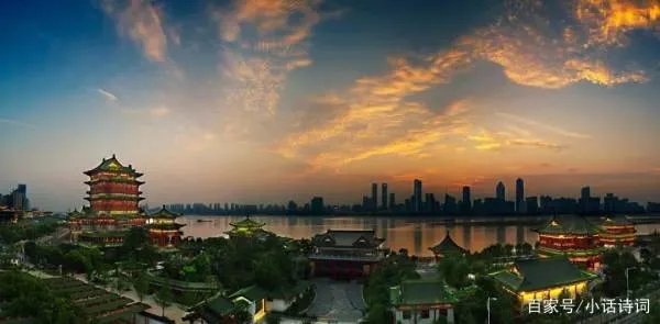 “落霞与孤鹜齐飞,秋水共长天一色”,出自王勃的哪首诗?