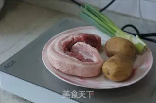 土豆红烧肉