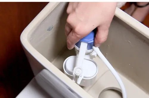 如何更换抽水马桶水箱配件
