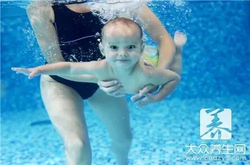 蛙泳手部动作要领