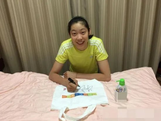 中国女排完胜韩国女排，单局打出25-4，世界顶级比赛中还有比这更悬殊的较量吗？