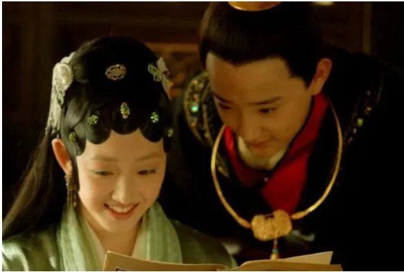 电视剧《新红楼梦》主要讲了什么?