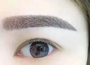 纹眉后的眉毛图片