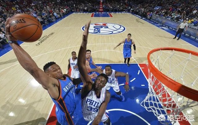 威少对阵热火狂摘18个篮板,如何看待他为了场均三双刷数据的行为?