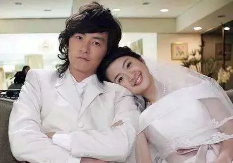 哪首歌的歌词是 能不能再靠近一点点