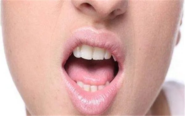 嘴唇干燥怎么办