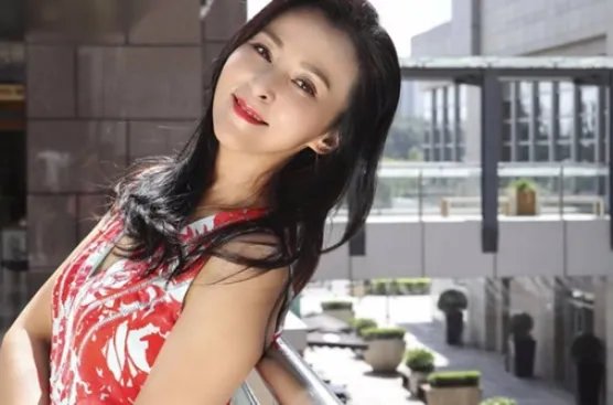 黄志忠前妻何音个人资料照片：何音黄志忠的故事