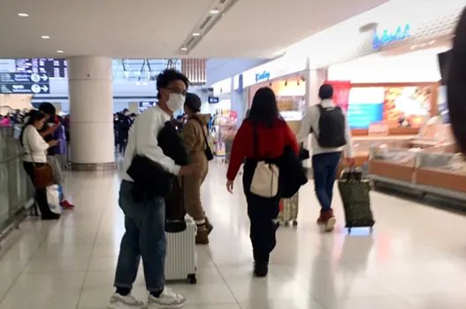 日本偶遇陈奕迅一家近照：感叹时间过得真快（图）